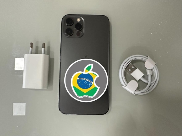 iPhone 12 Pro Max 128GB - Grafite - Seminovo - Bater.: 86% - R$ 2.600,00.  Aceito só iPhone na troca - Aceito Cartão até 18x + juros. Vai com Cabo e Fonte juntos. Tubarão - SC. Atenção: Compra feita pelo site, acrescenta 5%, à mais encima do valor!!!