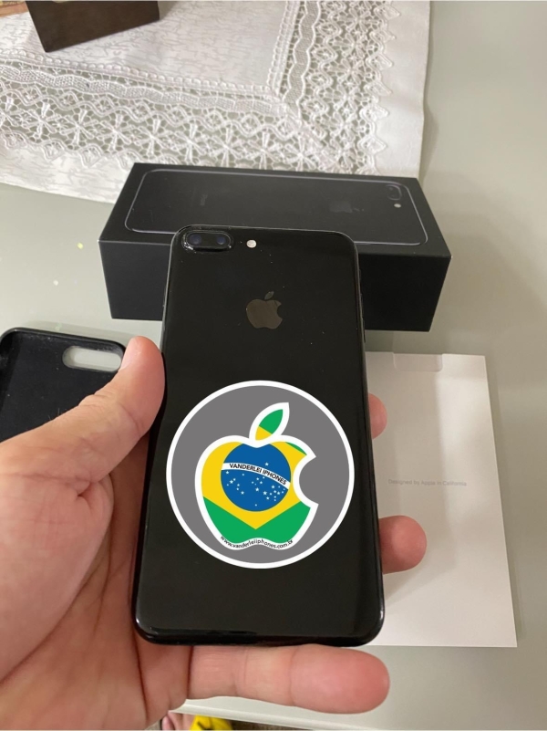 iPhone 8 Plus 64GB - Preto - Seminovo - Bater.: 100% (Nova) -  R$ 900,00.  Aceito só iPhone na troca - Aceito Cartão até 18x + juros. Vai com Cabo e Fonte juntos. Tubarão - SC. Atenção: Compra feita pelo site, acrescenta 5%, à mais encima do valor!!!