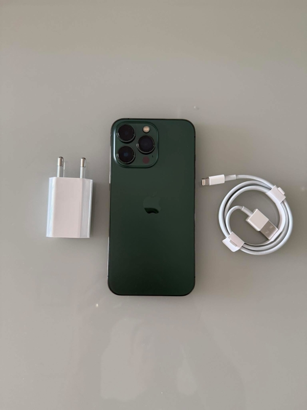 iPhone 13 Pro 128GB - Verde - Bater.: 84% - Seminovo - R$ 3.000,00.  Aceito só iPhone na troca - Aceito Cartão até 18x + juros. Vai com Cabo e Fonte juntos. Tubarão - SC. Atenção: Compra feita pelo site, acrescenta 5%, à mais encima do valor!!!