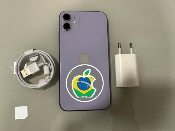 iPhone 11 64GB - Roxo/Lilás- Seminovo - Bater.: 100% (Nova) - R$ 1.500,00. Aceito só iPhone na troca - Aceito Cartão até 18x + juros. Vai com Cabo e Fonte juntos. Tubarão SC. Atenção: Compra feita pelo site, acrescenta 5%, à mais encima do valor!!!