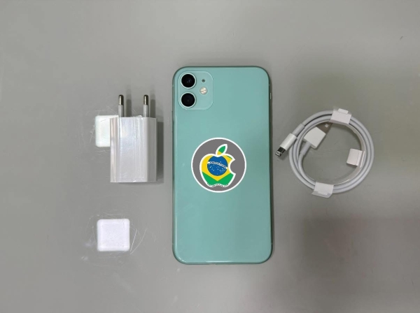 iPhone 11 128GB - Verde - Seminovo - Bater.: 100% (Nova) - R$ 1.700,00. Aceito só iPhone na troca - Aceito Cartão até 18x + juros. Vai com Cabo e Fonte juntos. Tubarão SC. Atenção: Compra feita pelo site, acrescenta 5%, à mais encima do valor!!!