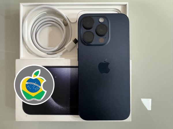 iPhone 15 Pro Max 256GB - Azul - Seminovo - Bater.: 89% - R$ 5.500,00. Aceito só iPhone na troca - Aceito Cartão até 18x + juros. Vai com Cabo e Fonte juntos. Tubarão - SC. Atenção: Compra feita pelo site, acrescenta 5%, à mais encima do valor!!!