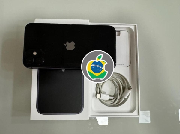 iPhone 11 128GB - Preto - Seminovo - Bater.: 100% (Nova) - Obs: Histórico  de Tela trocada - R$ 1.600,00. Aceito só iPhone na troca - Aceito Cartão até 18x + juros. Vai com Cabo e Fonte juntos. Tubarão SC. Atenção: Compra feita pelo site, acrescenta 5%, à mais encima do valor!!!