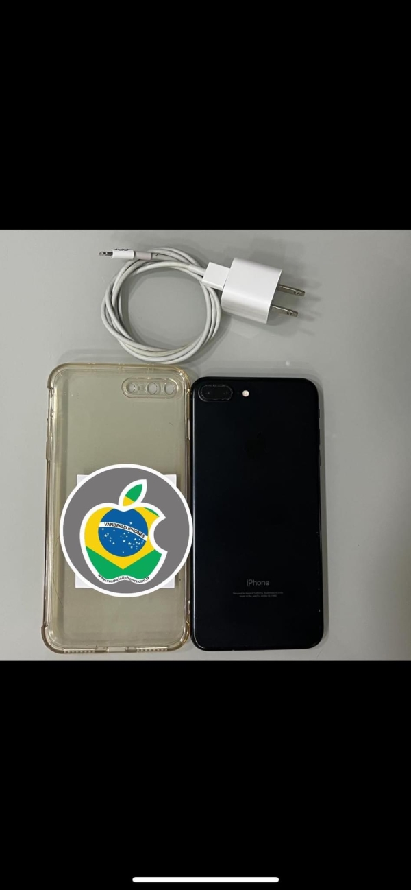 iPhone 7 Plus 32GB - Preto - Seminovo - Bater.: 100% (Nova) - R$ 700,00. Aceito só iPhone na troca - Aceito Cartão até 18x + juros. Vai com Cabo e Fonte juntos. Tubarão - SC.  Atenção: Compra feita pelo site, acrescenta 5%, à mais encima do valor!!!