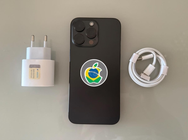 iPhone 15 Pro 256GB - Preto - Seminovo - Bater.: 92% - R$ 4.800,00. Aceito só iPhone na troca - Aceito Cartão até 18x + juros. Vai com Cabo e Fonte juntos. Tubarão - SC. Atenção: Compra feita pelo site, acrescenta 5%, à mais encima do valor!!!