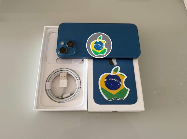 iPhone 13 128GB - Azul - Seminovo - Bater.: 100% (Nova) - R$ 2.700,00.  Aceito só iPhone na troca - Aceito Cartão até 18x + juros. Vai com Cabo e Fonte juntos. Tubarão - SC. Atenção: Compra feita pelo site, acrescenta 5%, à mais encima do valor!!!