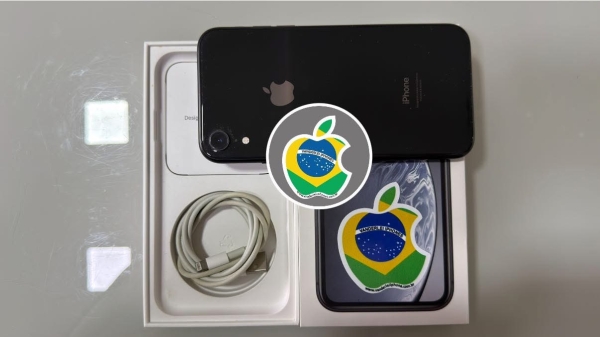 iPhone XR 128GB - Preto - Seminovo - Bater.: 100% (Nova) - R$ 1.100,00.  Aceito só iPhone na troca - Aceito Cartão até 18x + juros. Vai com Cabo e Fonte juntos. Tubarão - SC. Atenção: Compra feita pelo site, acrescenta 5%, à mais encima do valor!!!