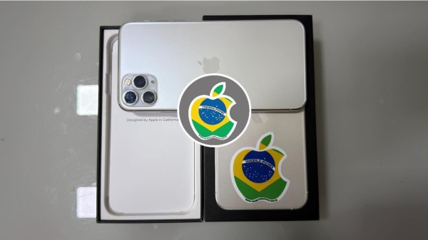 iPhone 11 Pro Max 256GB - Branco - Seminovo - Bater.: 92% - R$ 2.200,00.  Aceito só iPhone na troca - Aceito Cartão até 18x + juros. Vai com Cabo e Fonte juntos. Tubarão - SC. Atenção: Compra feita pelo site, acrescenta 5%, à mais encima do valor!!!